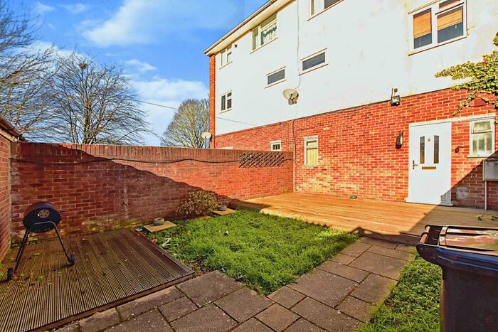 3 Bedroom End Of Terrace House To Rent In Hildenborough Crescent, Maidstone, Kent, ME16