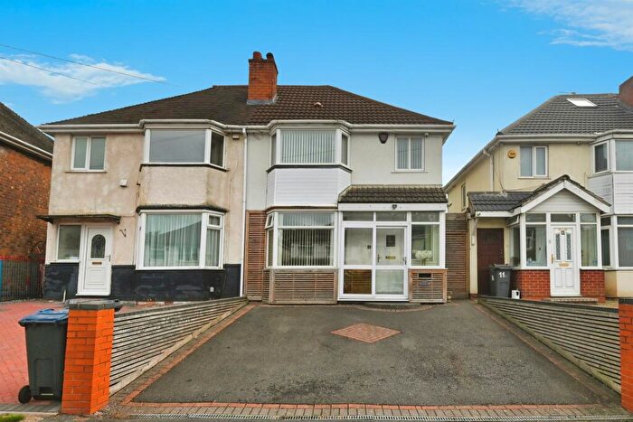 3 Bedroom Semi-Detached House For Sale In Powick Road, Birmingham, B23