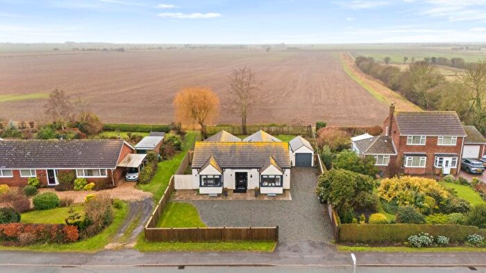 4 Bedroom Bungalow For Sale In Wragholme Road, Grainthorpe, Louth, LN11