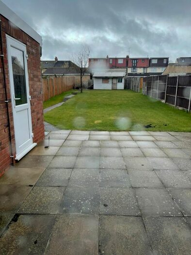 4 Bedroom Terraced House To Rent In Windsor Stret, Luton, LU1