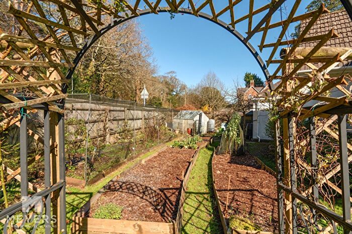 6 Bedroom Detached House For Sale In Kyrchil Lane, Wimborne, BH21