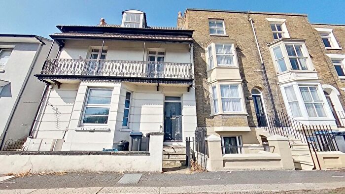 2 Bedroom Flat For Sale In Flat, London Road, Dover, CT17