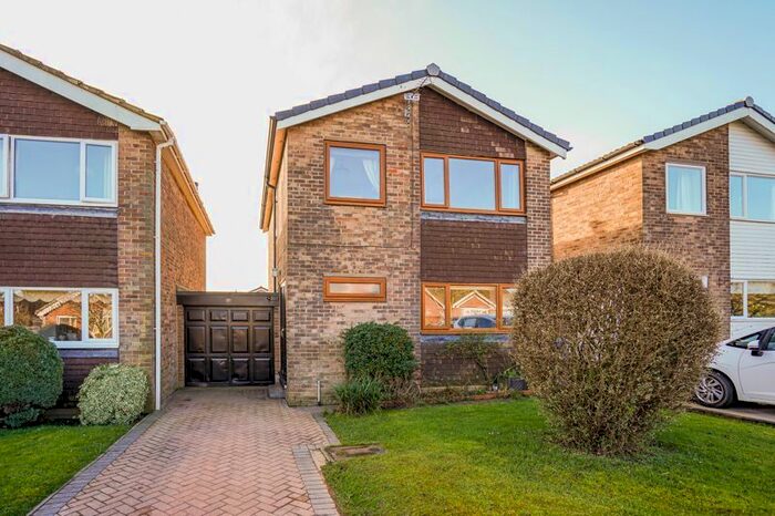 3 Bedroom Link Detached House For Sale In Kensington Avenue, Thurlstone, Sheffield, S36