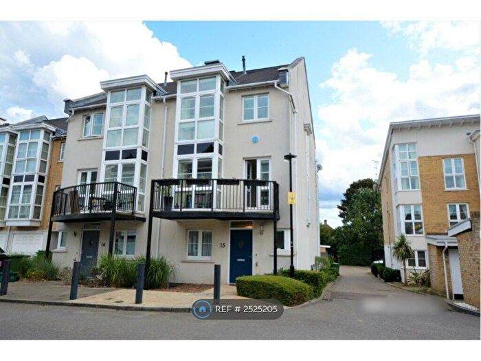 4 Bedroom Semi-Detached House To Rent In Revere Way, Epsom, KT19