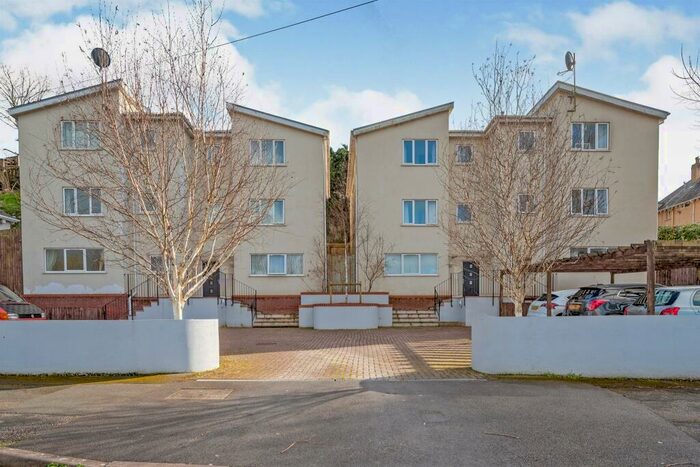 2 Bedroom Flat For Sale In Billacombe Road, Plymouth, PL9