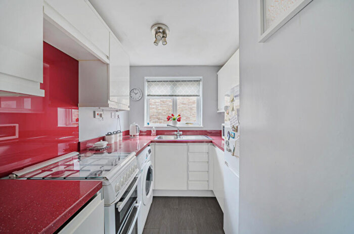 2 Bedroom Bungalow For Sale In Heath Drive, Frome, BA11