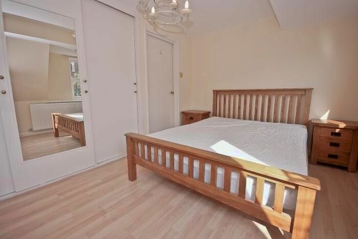 2 Bedroom Flat To Rent In Ethnard Road, Bermondsey, SE15
