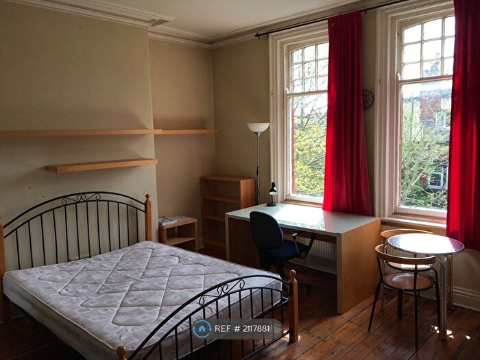 Studio To Rent In Regent Park Terrace, Leeds, LS6