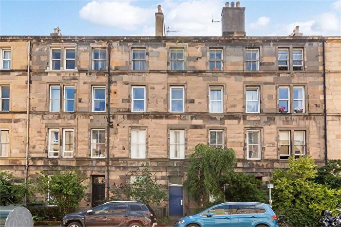 3 Bedroom Flat To Rent In Panmure Place, Edinburgh, EH3