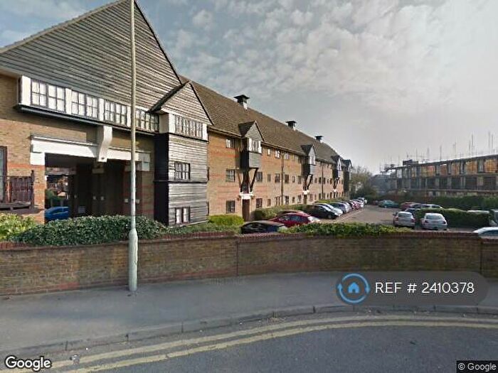 1 Bedroom Flat To Rent In Viaduct Road, Ware, SG12