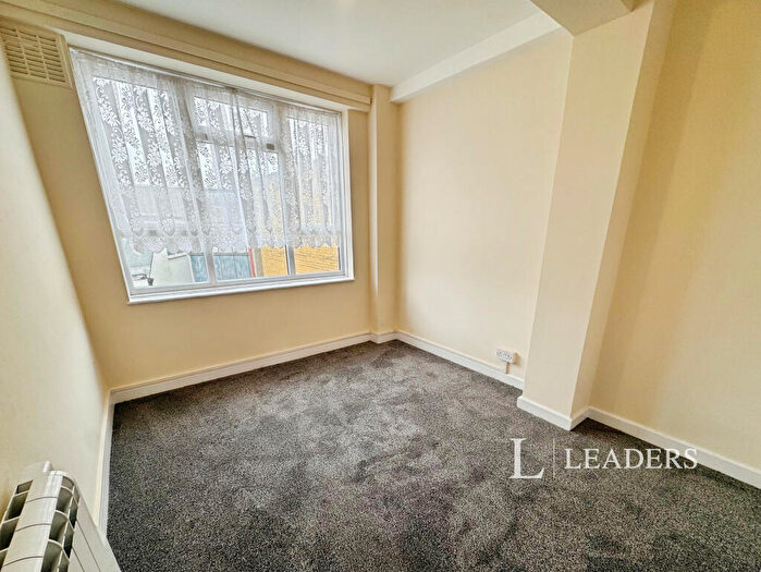 2 Bedroom Apartment To Rent In Terminus Road, BN21