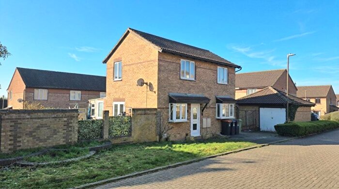 3 Bedroom Detached House For Sale In Kelso Close, Bletchley, Milton Keynes, MK3