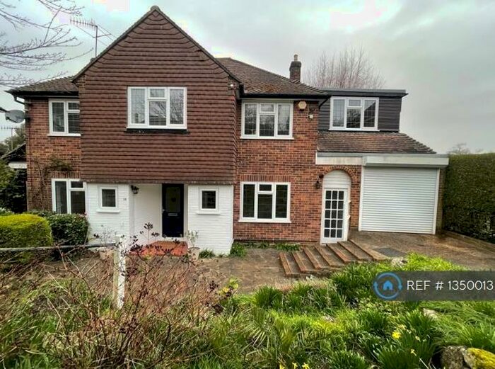 4 Bedroom Detached House To Rent In Silverdale Avenue, Oxshott, KT22