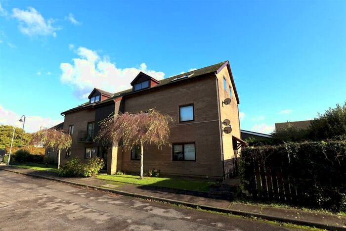 2 Bedroom Flat To Rent In Flat, Hopyard Meadow, Cowbridge, CF71