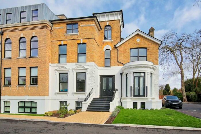 1 Bedroom Flat To Rent In Hampton Road, Teddington, TW11