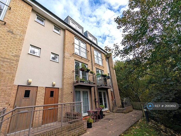 2 Bedroom Maisonette To Rent In Watersmeet, Hitchin, SG4