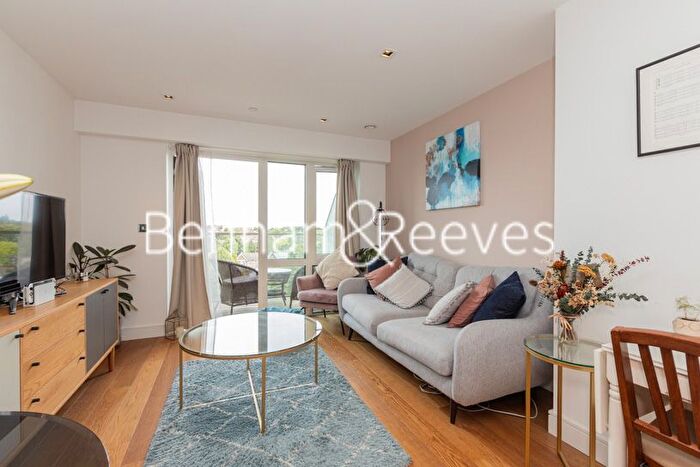 1 Bedroom Flat To Rent In Longfield Avenue, Ealing, W5