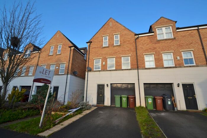 3 Bedroom Town House To Rent In Charnley Drive, Leeds, LS7
