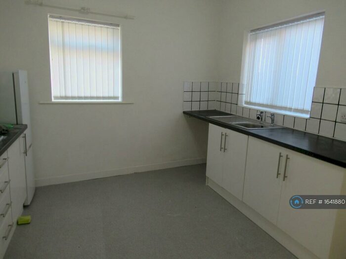 3 Bedroom Terraced House To Rent In Crescent Road, Ellesmere Port, CH65