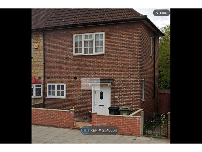 3 Bedroom Semi-Detached House To Rent In Bromley Road, Bromley, BR1