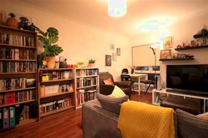 1 Bedroom Flat To Rent In Windsor Court, Eastbourne, BN22