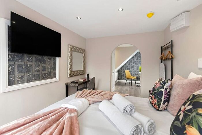 1 Bedroom Studio To Rent In Seven Sisters Rd, London, N15