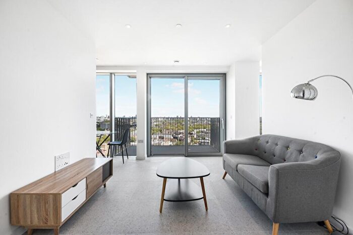 Apartment To Rent In Jacquard Point, Tapestry Way, London, E1