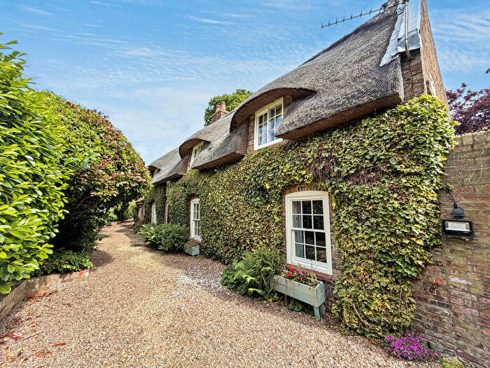 3 Bedroom Cottage For Sale In West Street, Alford, LN12