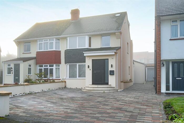 4 Bedroom Semi Detached House For Sale In Greenacre, Windsor, SL4