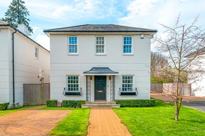 4 Bedroom Detached House For Sale In Burlington Mews, Datchet, SL3