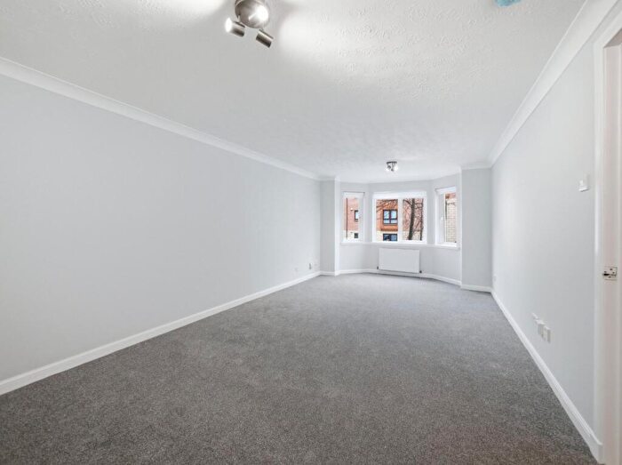 2 Bedroom Flat To Rent In Easter Dalry Road, Edinburgh, EH11