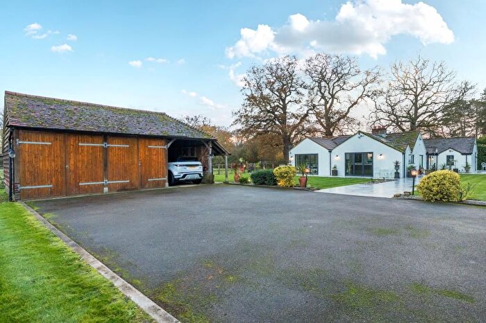 3 Bedroom Detached Bungalow For Sale In Woodside Road, Windsor, SL4