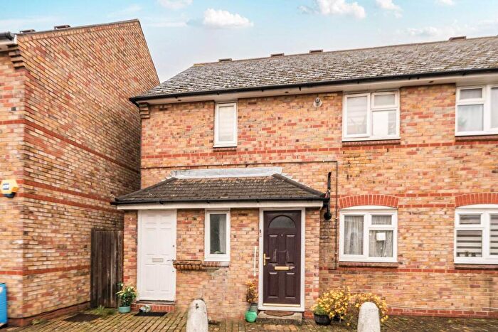 1 Bedroom Maisonette For Sale In Oval Road, Croydon, CR0