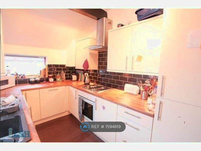 7 Bedroom Terraced House To Rent In Willowdale Road, Mossley Hill, Liverpool, L18