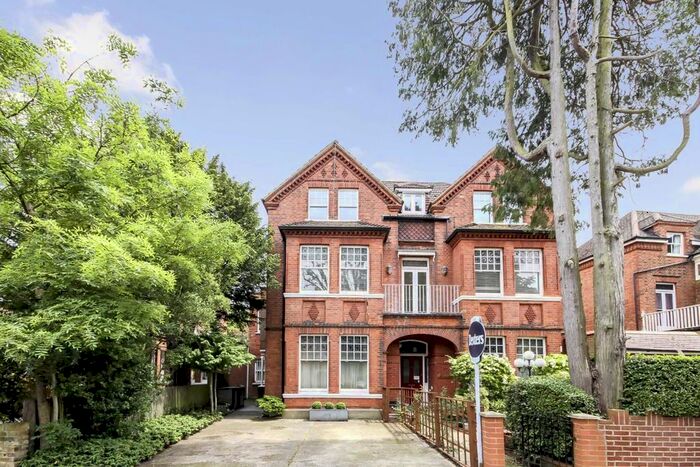 1 Bedroom Flat To Rent In Strawberry Hill Road, Twickenham, TW1