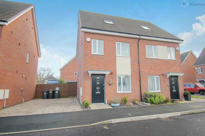 3 Bedroom Semi-Detached House To Rent In Welby Road, Hall Green, B28