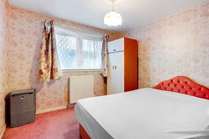 2 Bedroom End Of Terrace House For Sale In Quebec Drive, East Kilbride, South Lanarkshire, G75