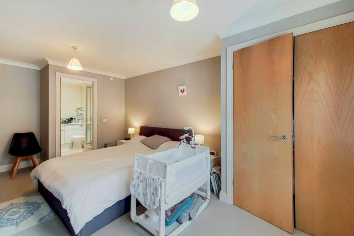 2 Bedroom Flat To Rent In Parsons Green Lane, Parsons Green, London, SW6