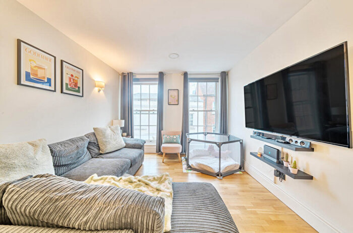 2 Bedroom Apartment For Sale In Wedgewood Street, Aylesbury, Buckinghamshire, HP19