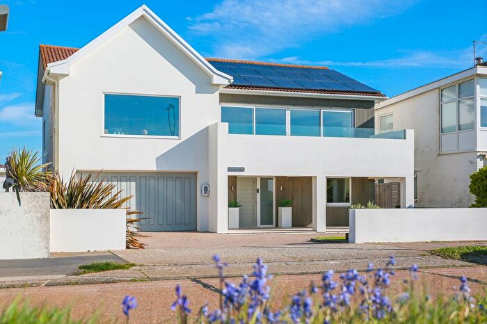 4 Bedroom Detached House For Sale In West Beach, Shoreham-By-Sea, BN43