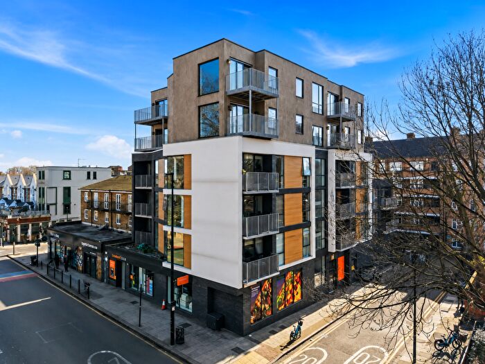 2 Bedroom Apartment For Sale In Shoreditch, E2