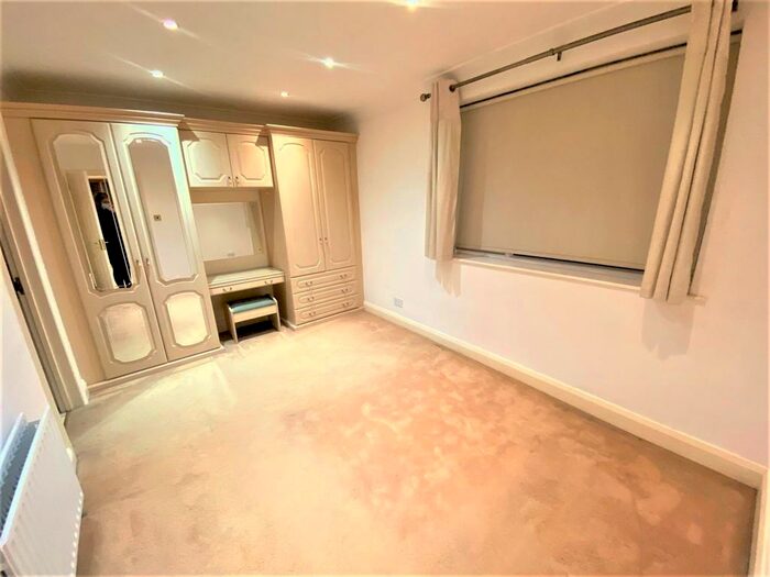 1 Bedroom Ground Maisonette To Rent In Albion Road, Kingston Upon Thames, Surrey, KT2