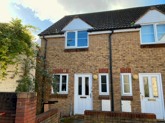 2 Bedroom Semi-Detached House To Rent In South Street, Taunton, TA1