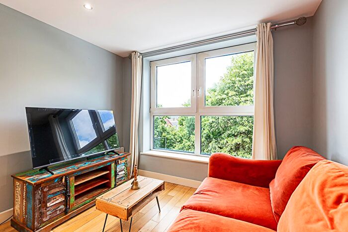 2 Bedroom Flat To Rent In Flat, Nacovia House, Townmead Road, London, SW6