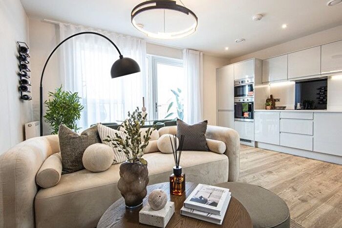 1 Bedroom Flat For Sale In High Road, Goodmayes, Ilford, IG3
