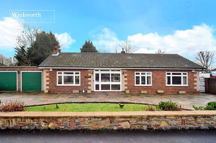 3 Bedroom Bungalow For Sale In Northey Avenue, Cheam, Sutton, SM2