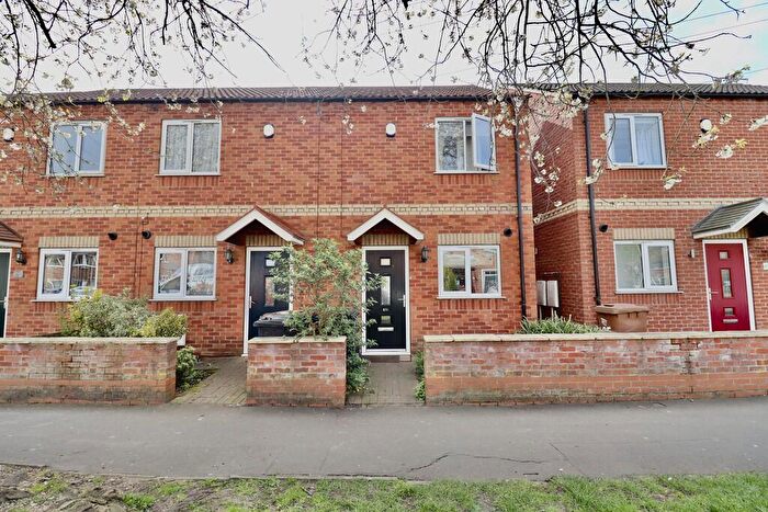 2 Bedroom End Of Terrace House For Sale In Queen Elizabeth Road, Lincoln, LN1