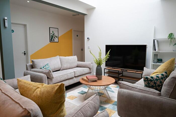 3 Bedroom Flat To Rent In Moss Lane East, Manchester, M14