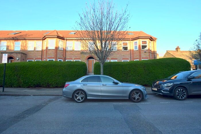 2 Bedroom Flat To Rent In Saffron Court, Stratford, E15