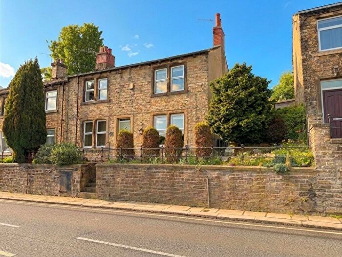 3 Bedroom End Of Terrace House For Sale In Northgate, Almondbury, HD5